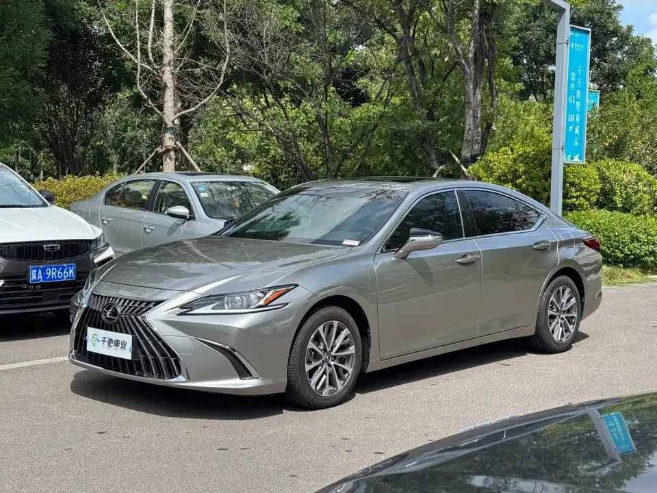 Lexus ES 260 Excellence 2023