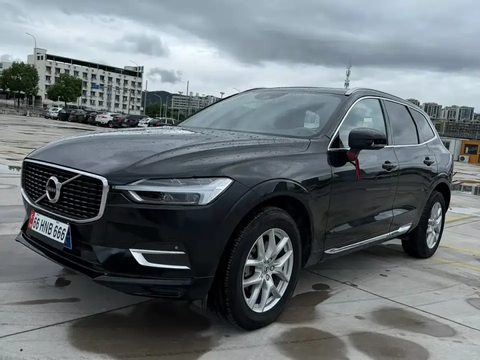 Volvo XC60 T5 AWD Momentum 2021