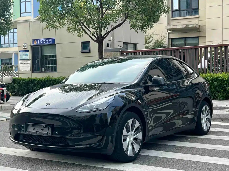 Tesla Model Y Facelift Rear-Wheel Drive Version 2023