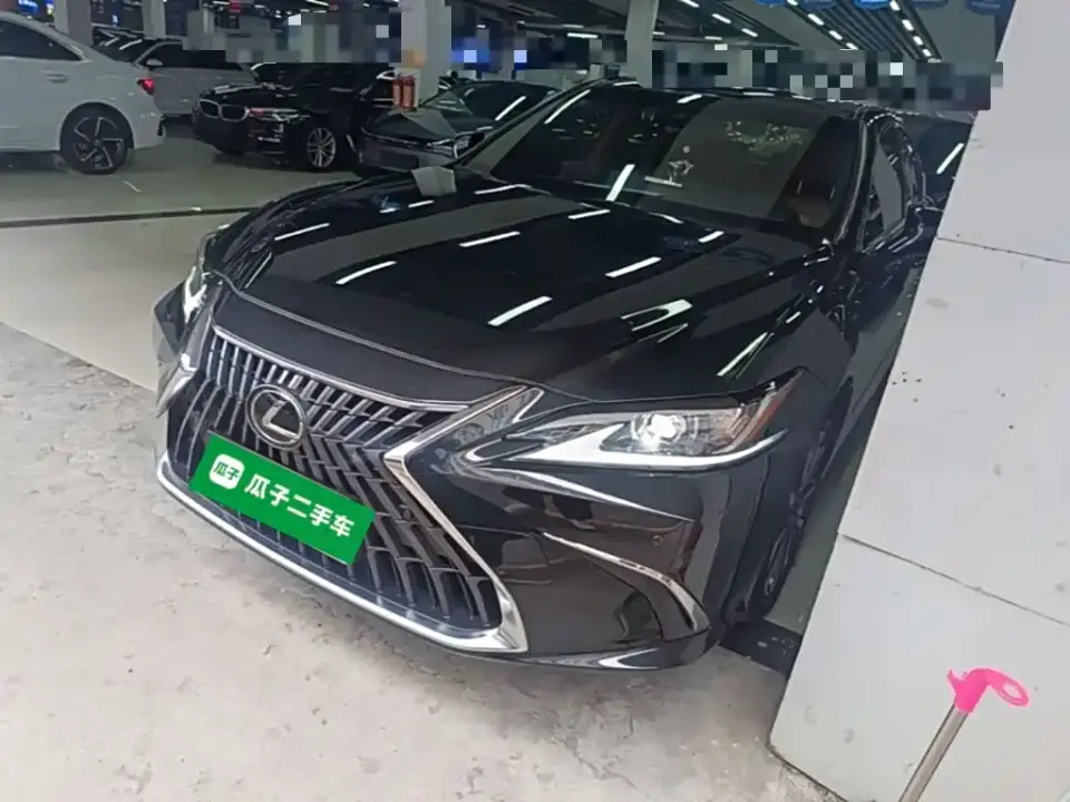 Lexus ES 200 Excellence Edition 2023