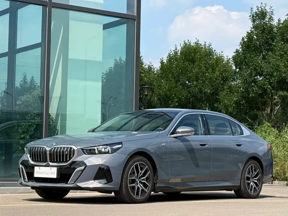 BMW i5 eDrive 35L Premium Model M Sport Package 2024