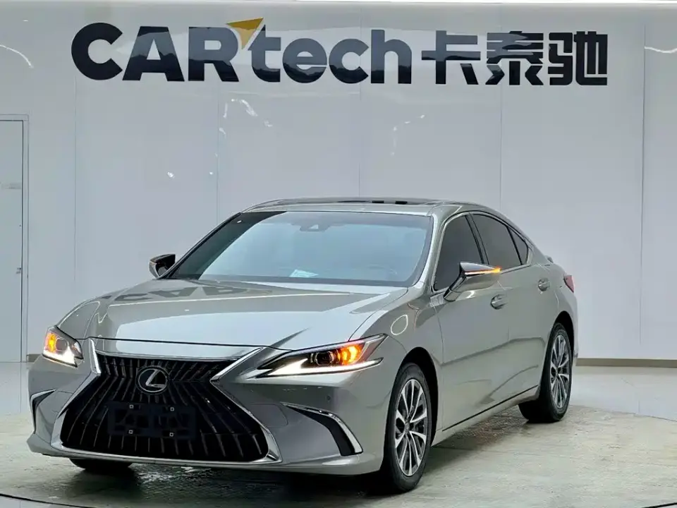 Lexus ES 300h Excellence Edition 2024