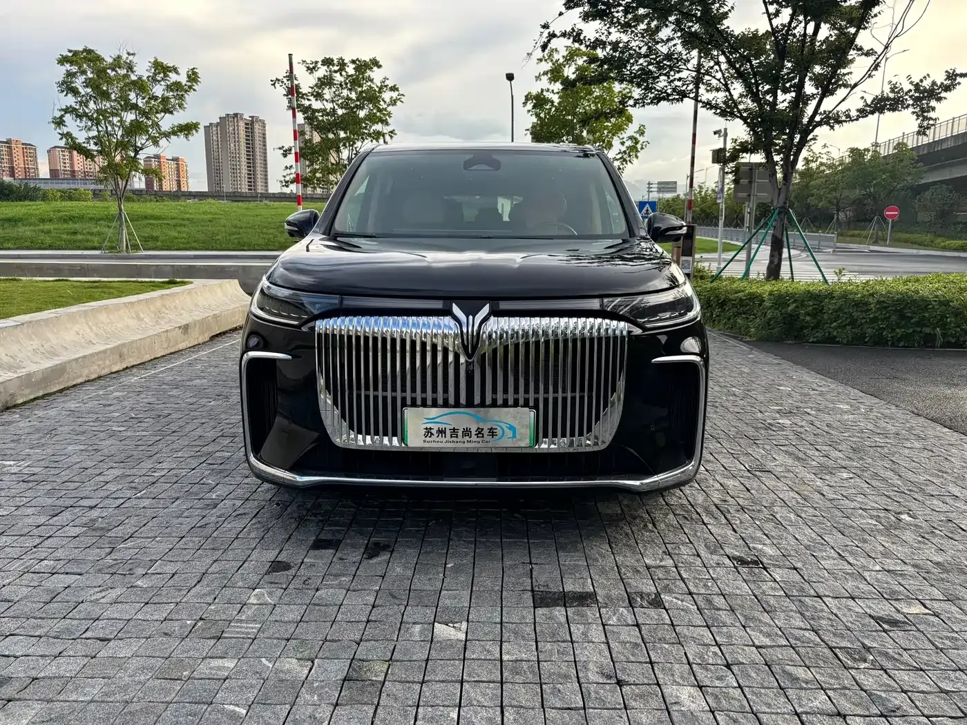 Voyah Auto Voyah Dreamer PHEV AWD Excellent Kunpeng Edition 2026 — фото 3