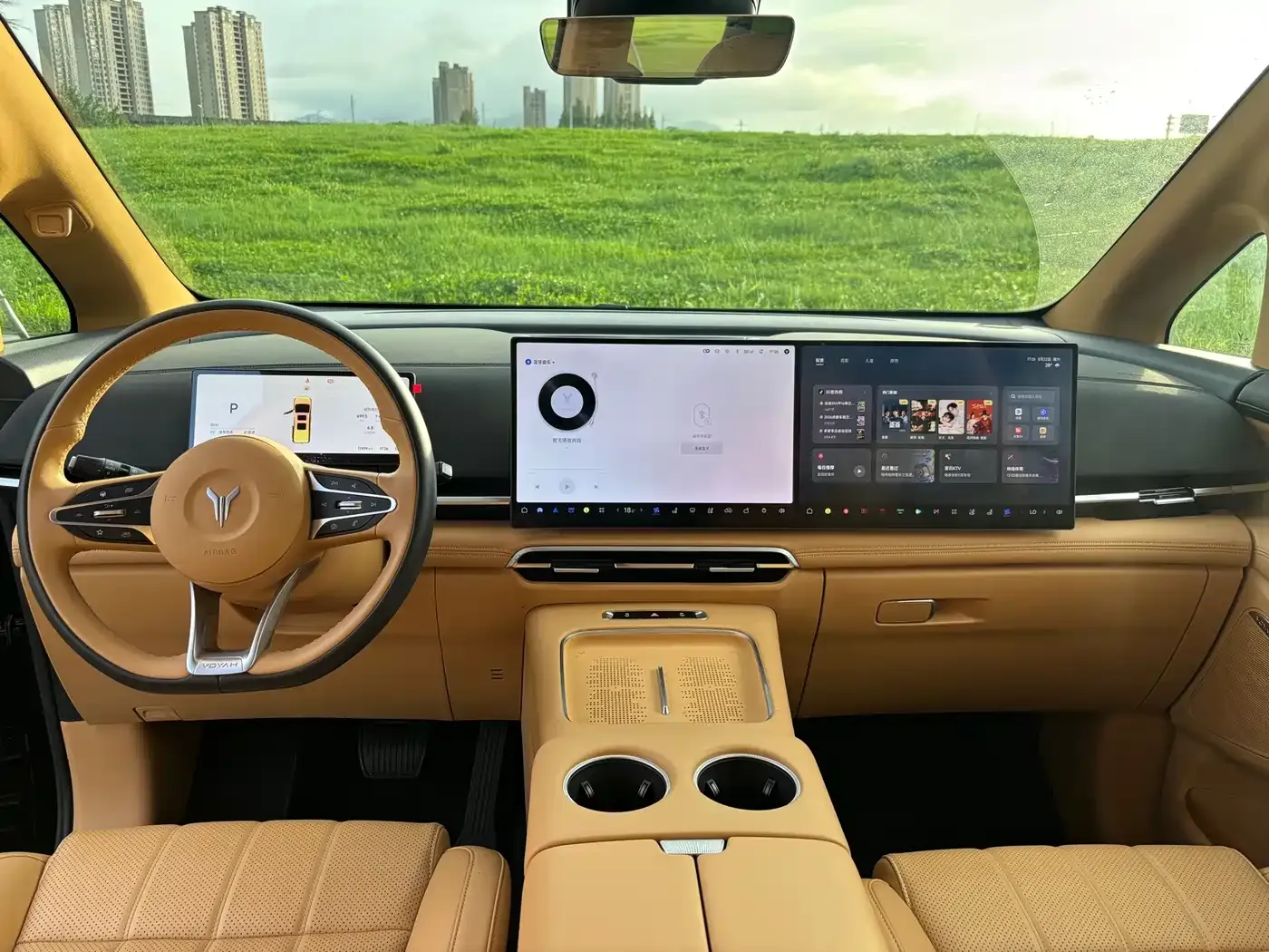 Voyah Auto Voyah Dreamer PHEV AWD Excellent Kunpeng Edition 2026 — фото 4