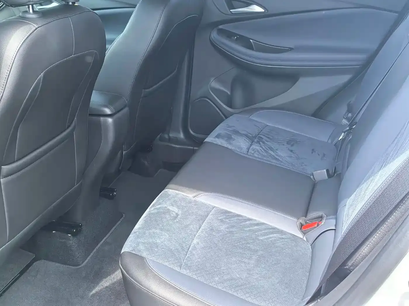 Buick Encore GX 20T CVT 2WD Luxury Model 2021 — фото 8