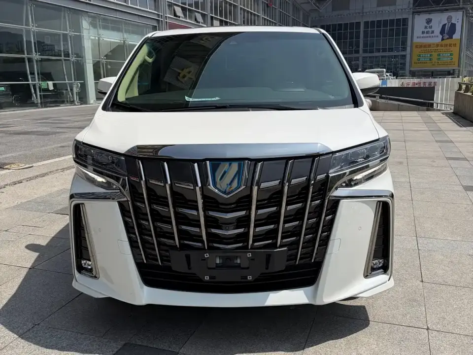 Toyota Alphard Dual Hybrid 2.5L Ultimate Gold Edition 2023
