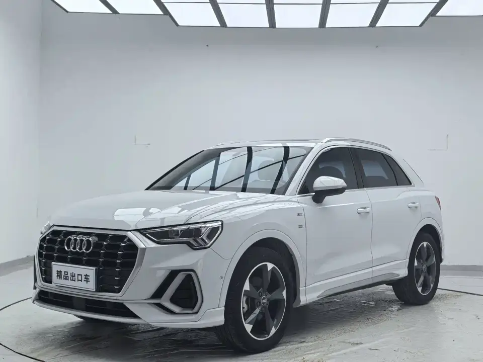 Audi Q3 35 TFSI Fashion Dynamic (1.4T) 2023