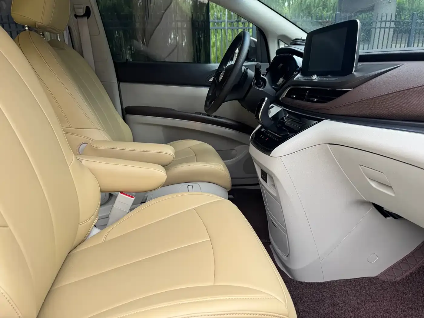 Buick GL8 Land Business Class 652T Comfort 2021 — фото 14