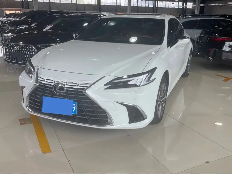 Lexus ES 200 Ultimate Edition 2026