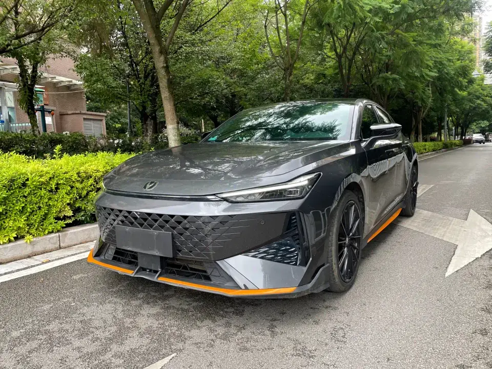 Changan UNI-V 1.5T Deluxe Sport 2024