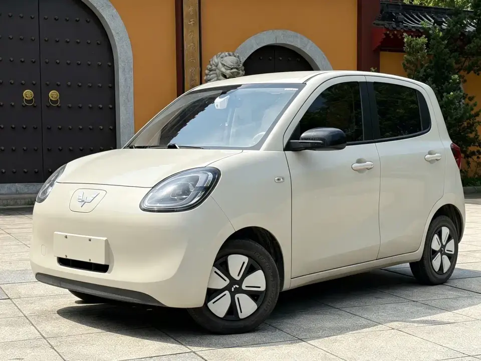 Wuling Motors Hongguang MINIEV 4-Door Advanced 2025