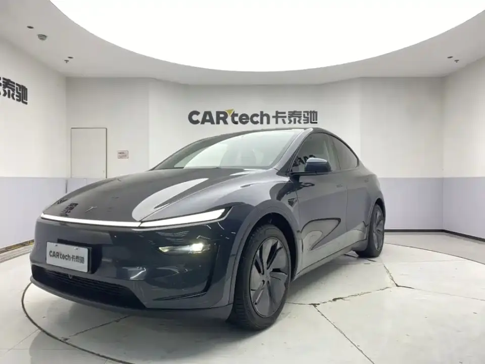 Tesla Model Y Rear-Wheel Drive 2025