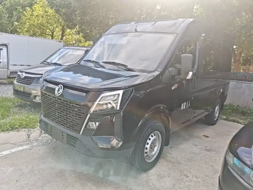 Dongfeng Yufeng Yufeng V9+ 2.0T Automatic FWD Multi-purpose Short Wheelbase Medium Roof 5/6 Seater 2023
