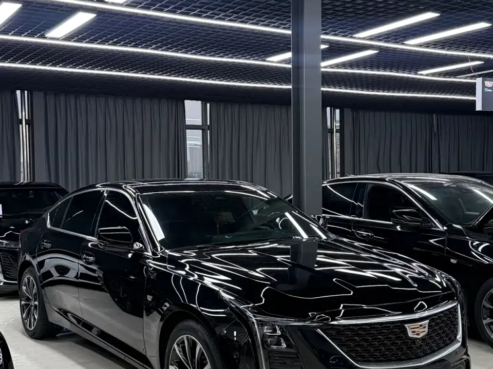 Cadillac CT5 Model 28T Urban Sport Edition 2025