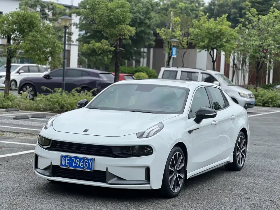 Lynk & Co 03 2.0TD Auto Power Version 2019