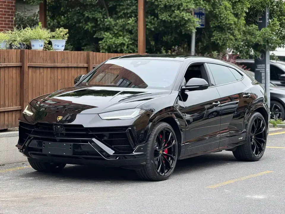 Lamborghini Urus 4.0T V8 2024