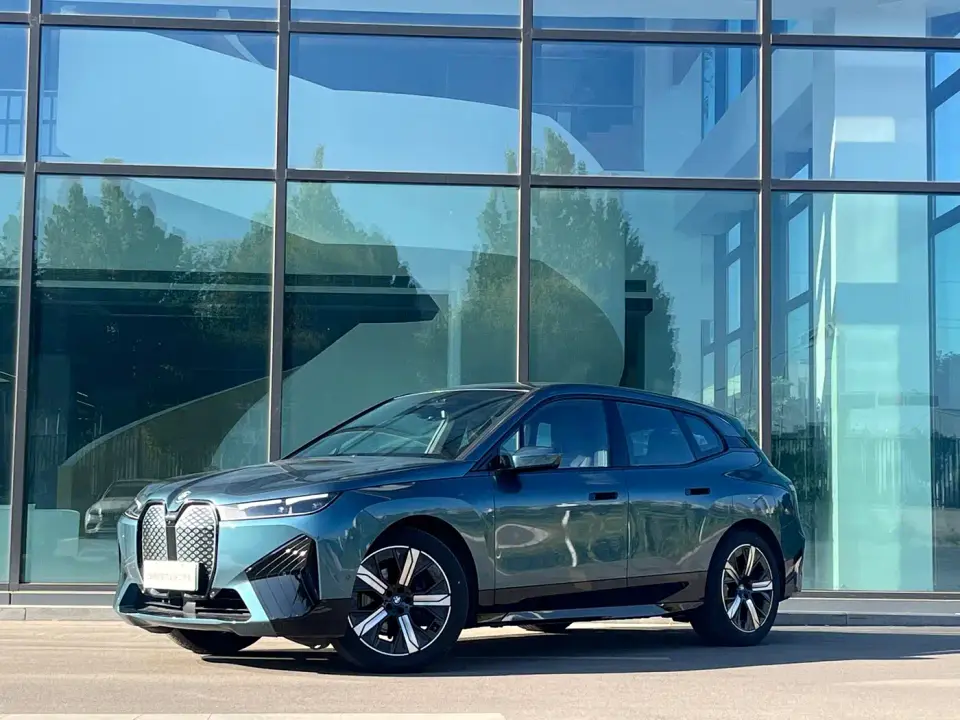 BMW iX xDrive40 2024