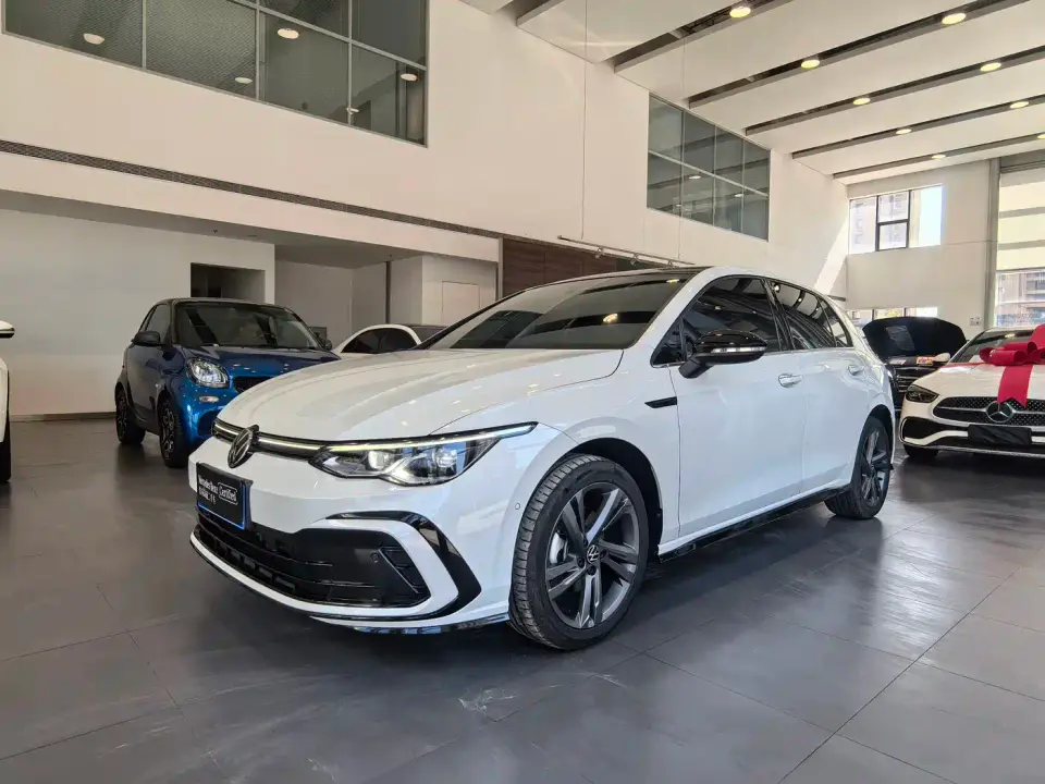 Volkswagen Golf Model 280TSI DSG R-Line 2024