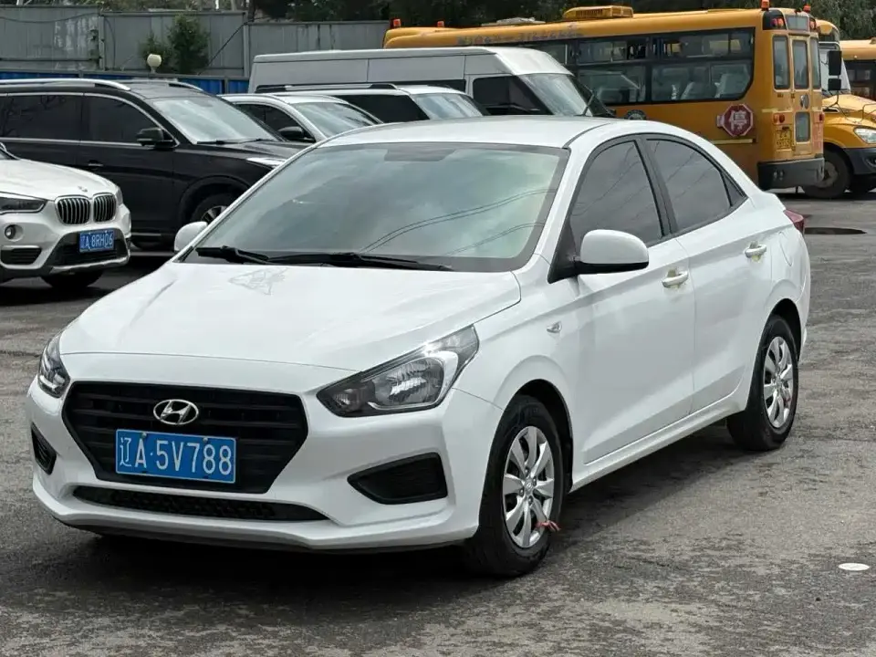 Hyundai Verna 1.4L Manual GLS Colorful Connected Edition 2021