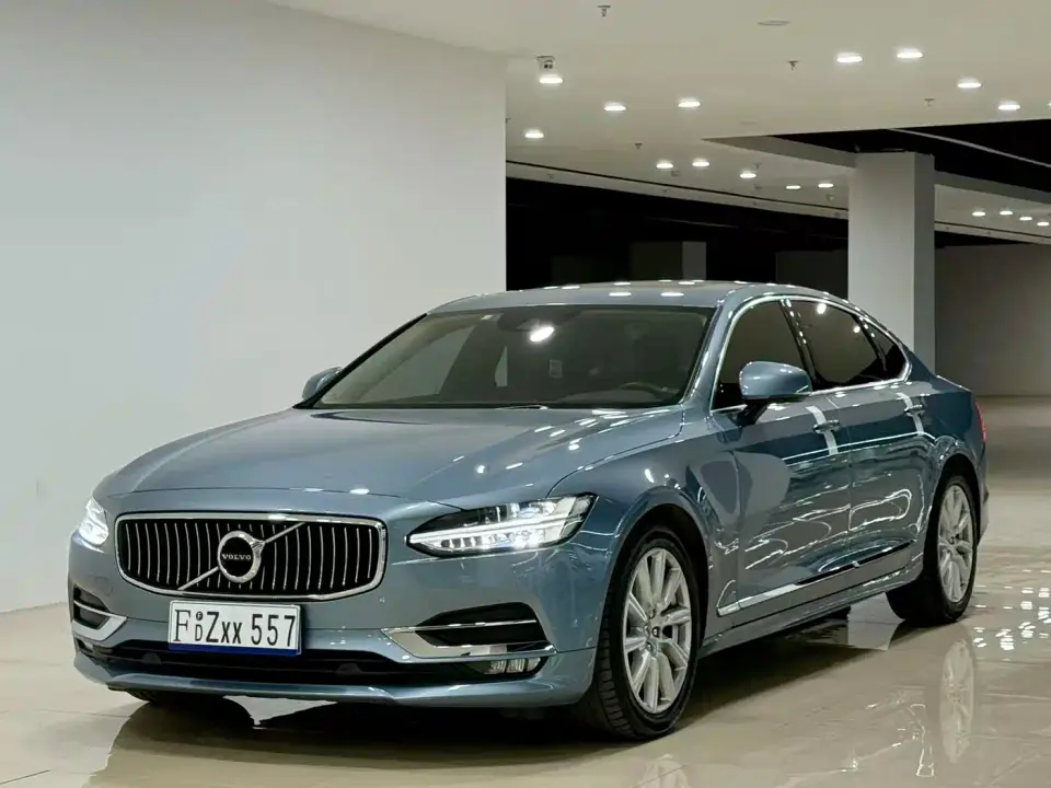 Volvo S90 T5 Momentum Luxury Edition 2020
