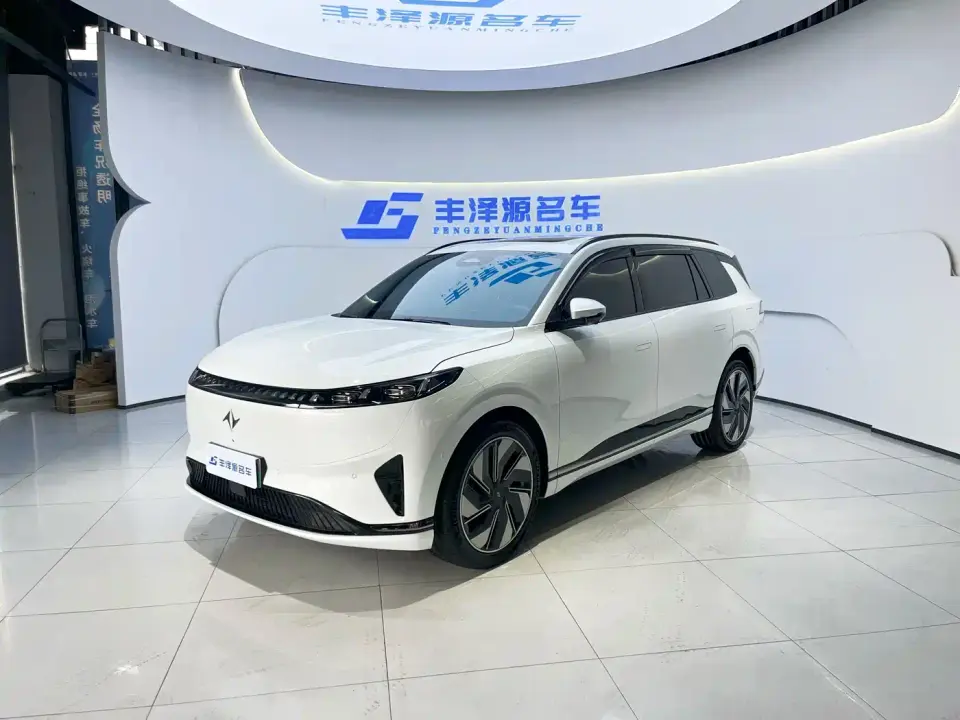 Dongfeng Yipai eπ008 210Ultra Ruyi Edition 5-Seater 2025