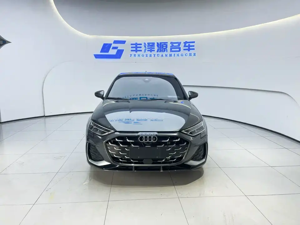 Audi A3 Facelift Sportback 35TFSI Flying Spur Premium 2026