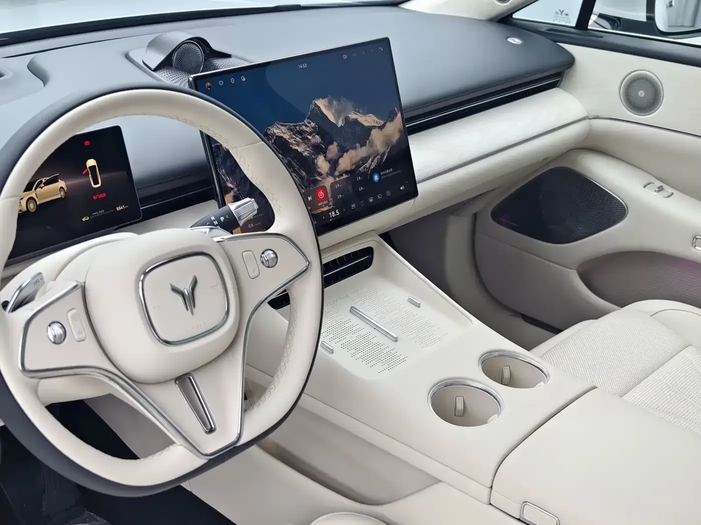 Voyah Auto VOYAH Zhuiguang L Mid-configuration Model 2025 — фото 10