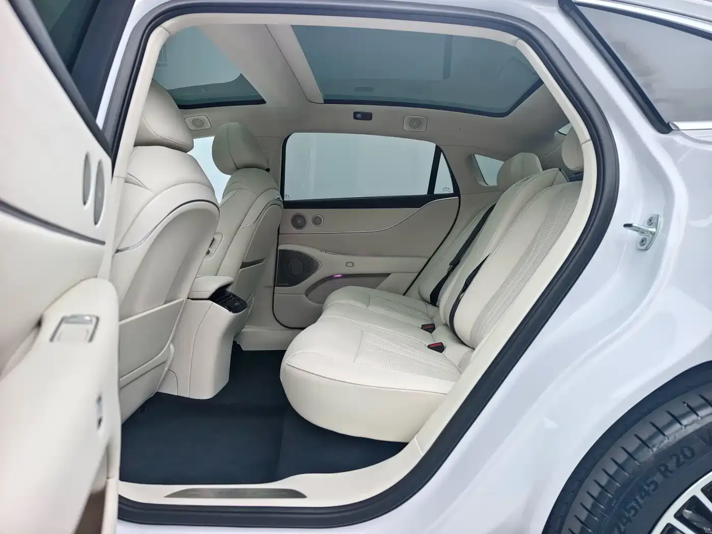 Voyah Auto VOYAH Zhuiguang L Mid-configuration Model 2025 — фото 20