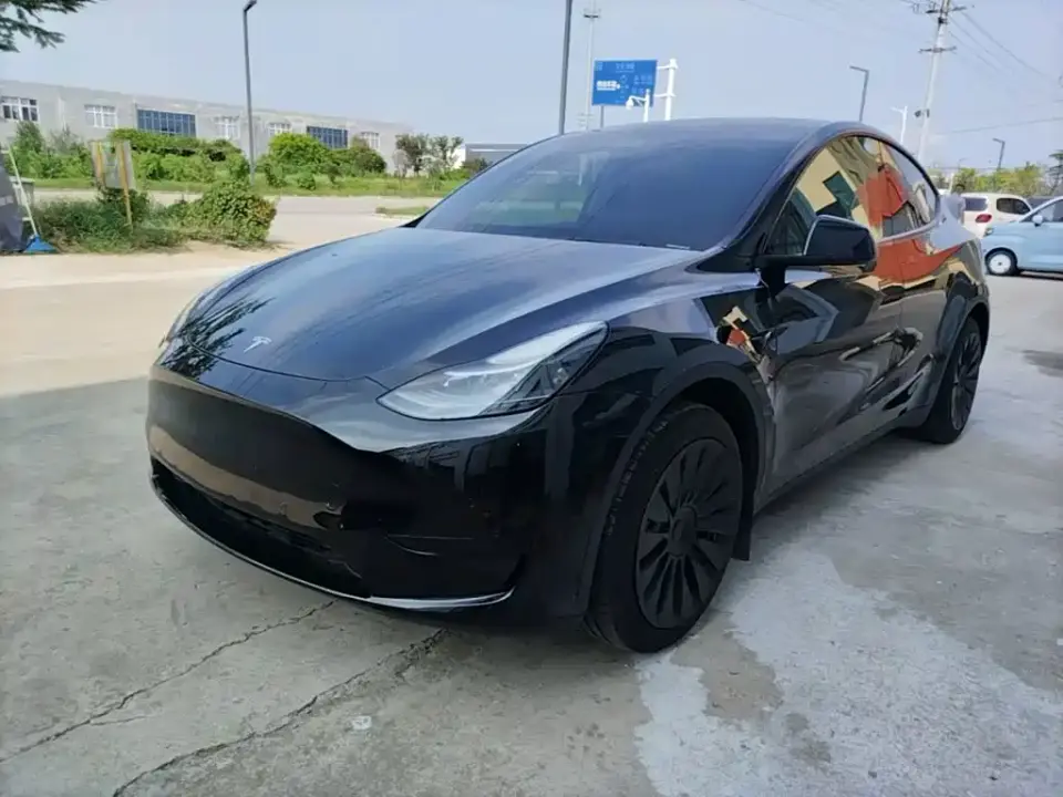Tesla Model Y Rear-Wheel Drive Edition 2024