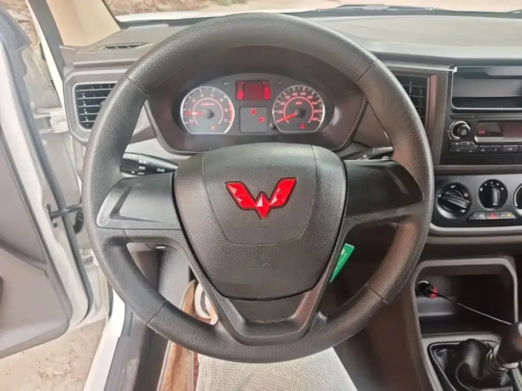 Wuling Motors Wuling Hongguang V 1.5L Power Take Edition Electric Power Steering LAR 2024 — фото 7