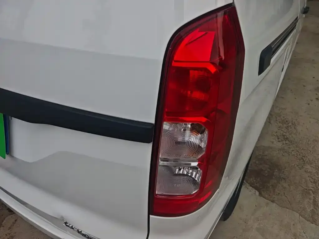 Wuling Motors Wuling Hongguang V 1.5L Power Take Edition Electric Power Steering LAR 2024 — фото 24
