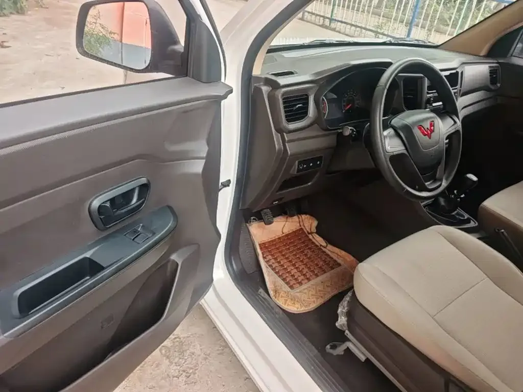 Wuling Motors Wuling Hongguang V 1.5L Power Take Edition Electric Power Steering LAR 2024 — фото 12