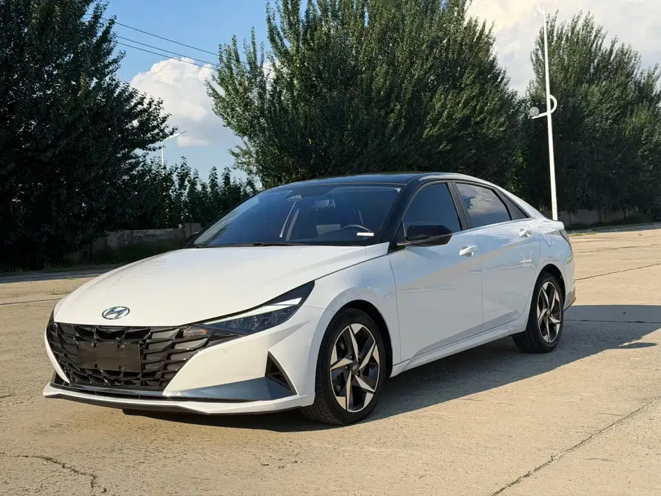 Hyundai Elantra 1.5L CVT LUX Premium Edition 2023