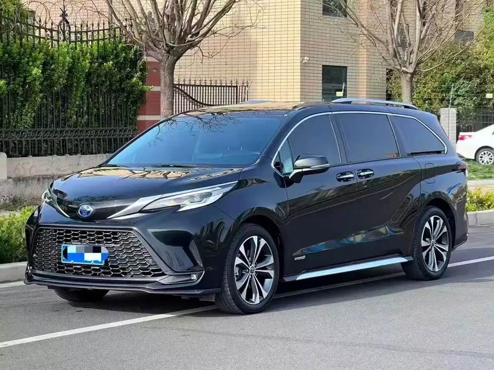 Toyota Granvia 2.5L Hybrid Comfort 2024