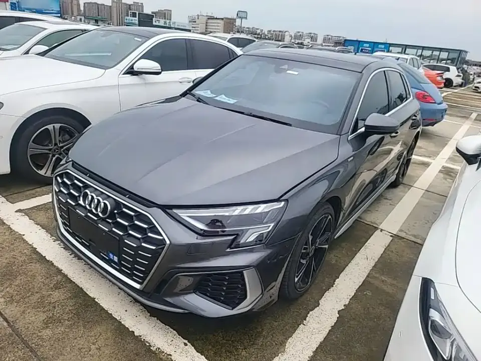 Audi A3 Model Sportback 35 TFSI Fashion Sport 2024