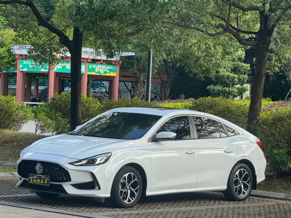 MG MG5 Model 180DVVT Manual Youth Luxury Edition 2021