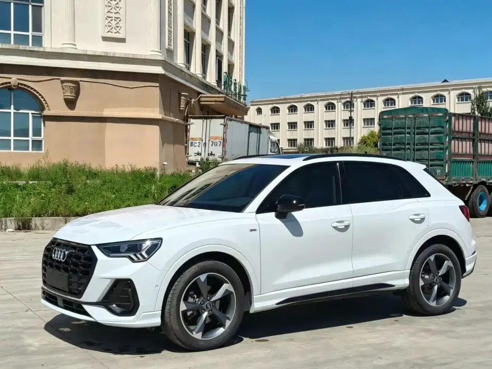 Audi Q3 35 TFSI Fashion Dynamic (1.4T) 2023