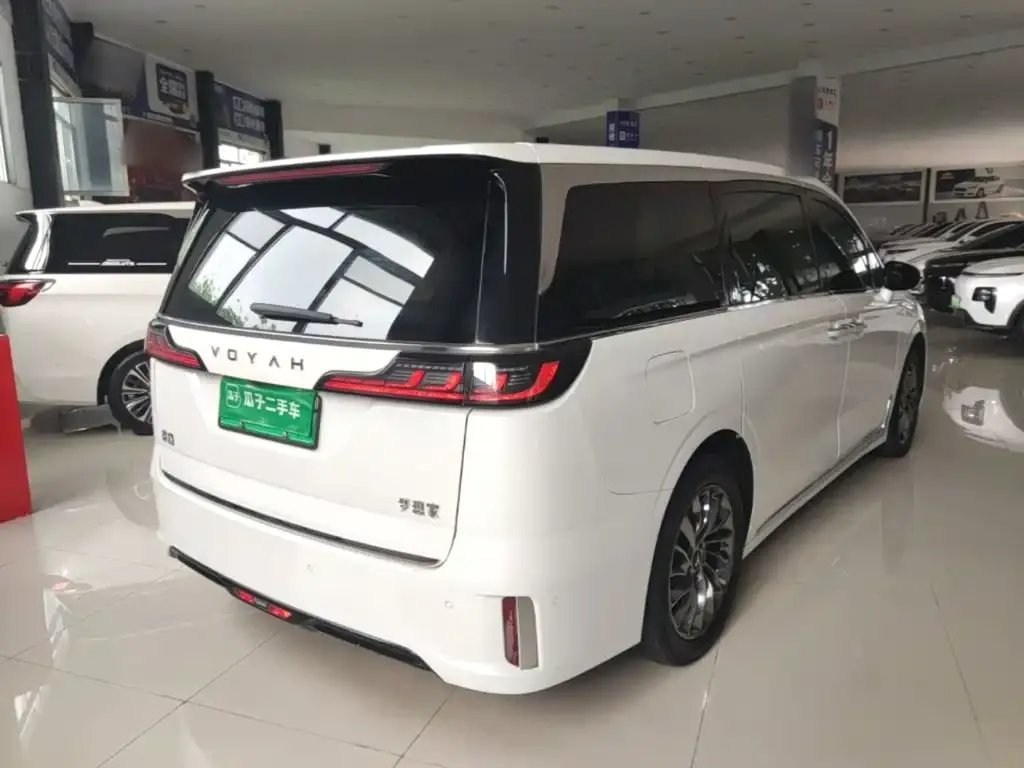 Voyah Auto Voyah Dreamer Low-carbon Dream+Smart Package 2024 — фото 7