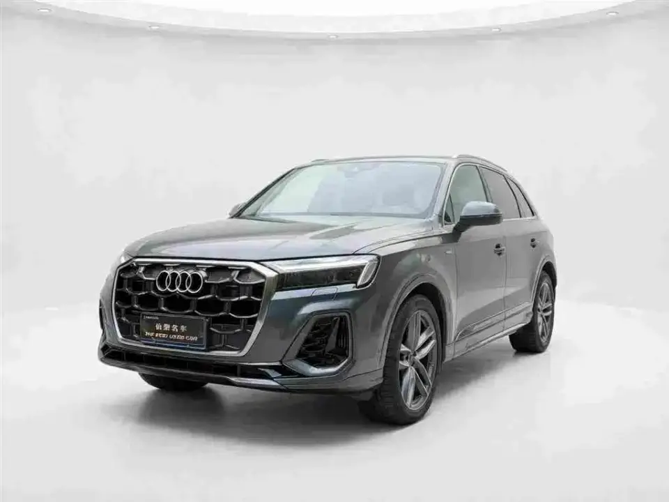 Audi Q7 55 TFSI quattro S line Sport 2025