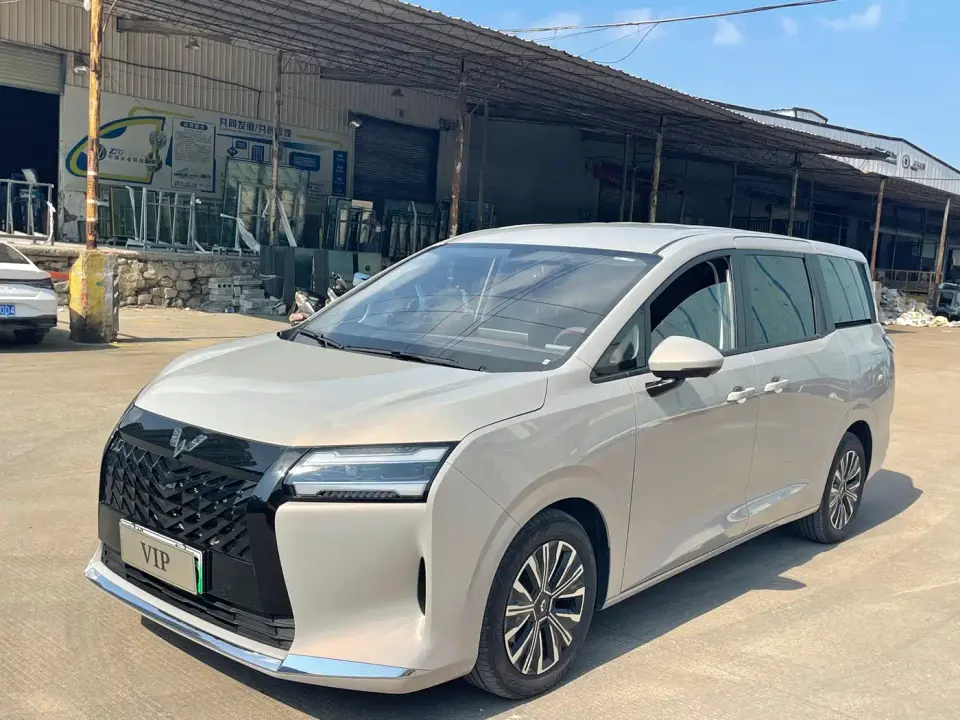 Wuling Motors Xingguang 730 New Energy Model Plug-in Hybrid Base Version 2025