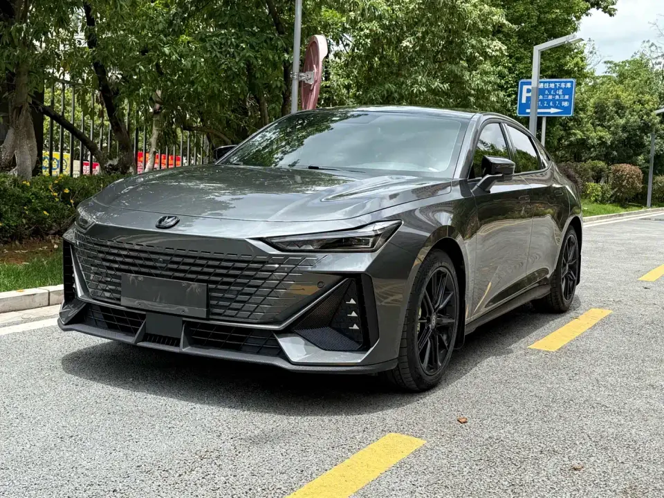 Changan UNI-V 1.5T Premium Model 2023