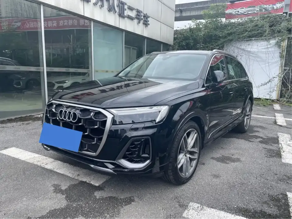 Audi Q7 55 TFSI quattro S line Sport 2025