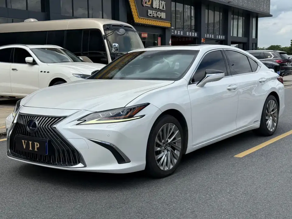 Lexus ES Model 300h Executive Edition 2020