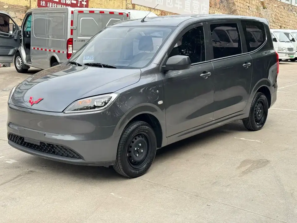 Wuling Motors Wuling Hongguang New Energy Pure Electric 300KM Standard 2025