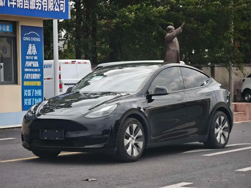 Tesla Model Y Standard Range Rear-Wheel Drive 2022
