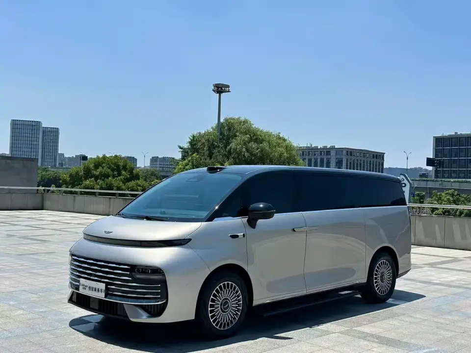Geely Galaxy Galaxy V900 Model Base Version 8-Seater 2026