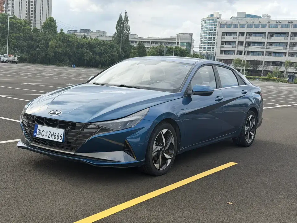 Hyundai Elantra 240TGDi DCT LUX Premium Edition 2021