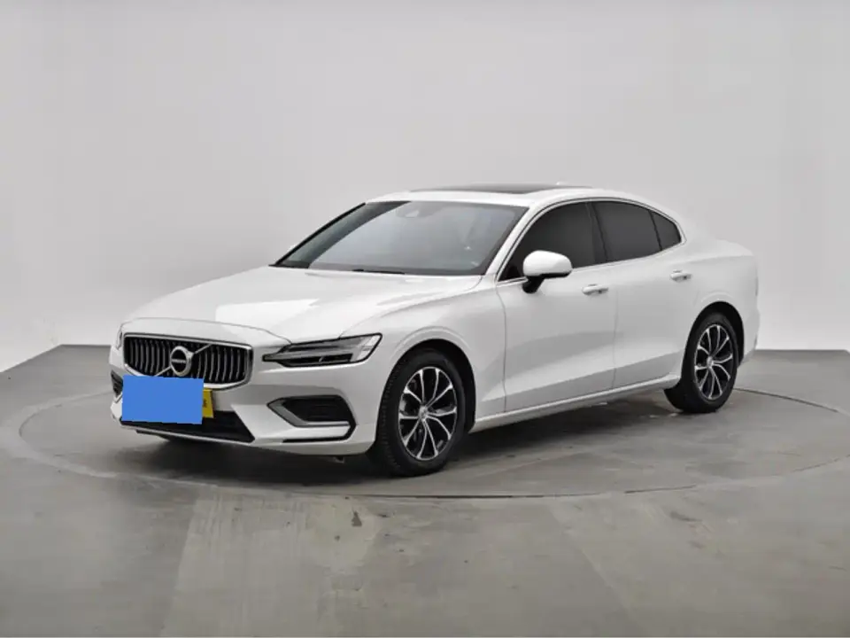 Volvo S60 B4 Smart Comfort Luxury Edition 2022