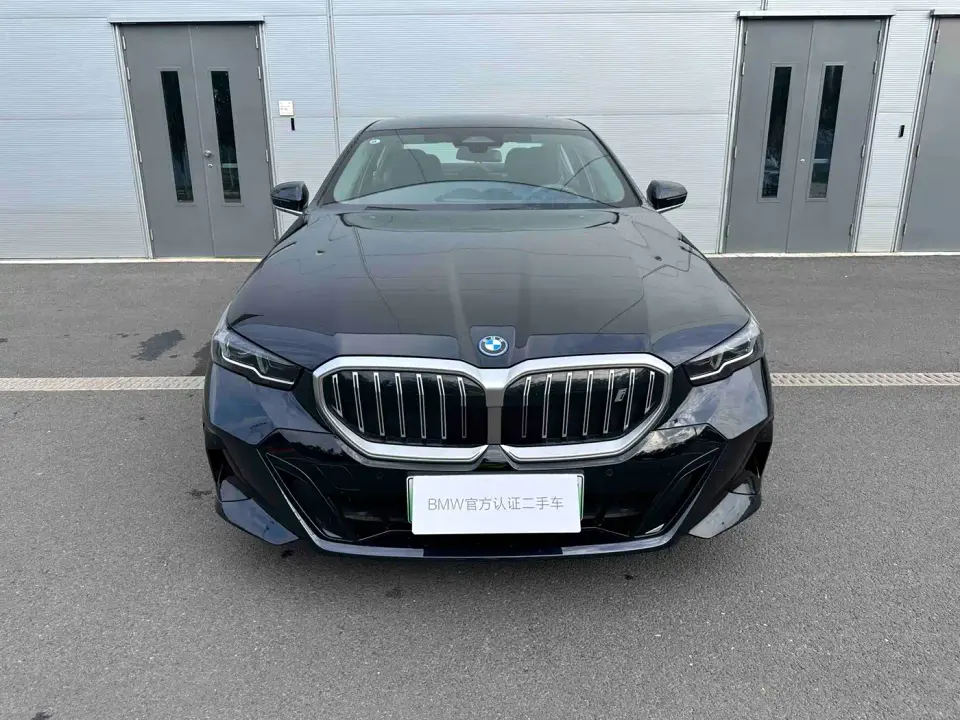 BMW i5 eDrive 35L M Sport Package 2025