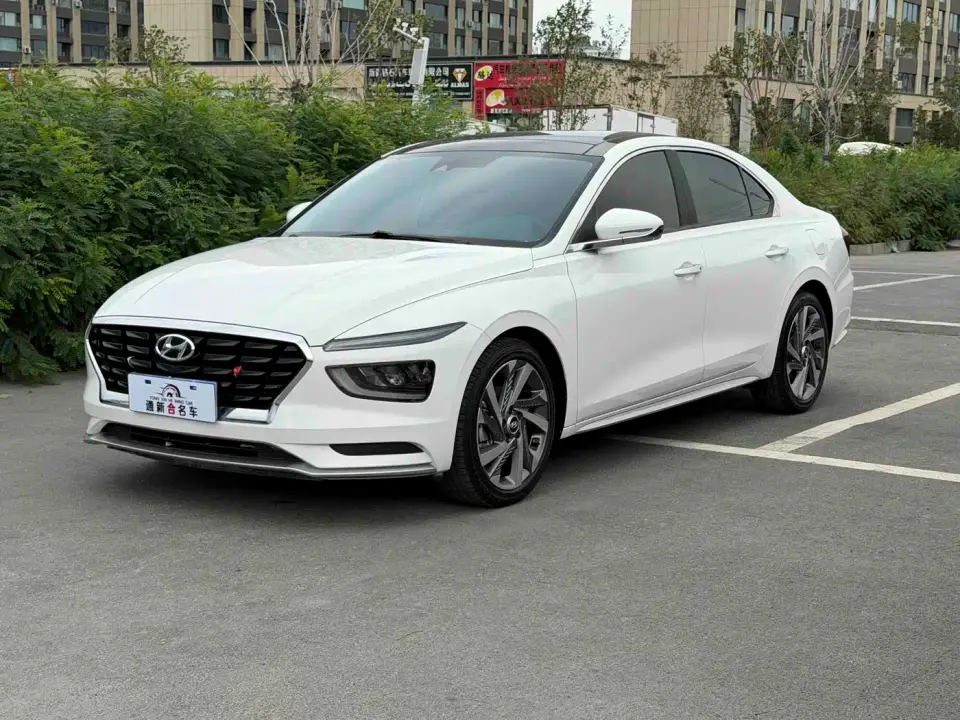 Hyundai Mistra 1.8L CVT LUX Premium 2021